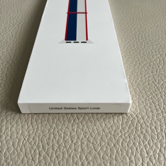 NWT - Apple Watch Band 40mm United States Sport Loop - Picture 2 of 5